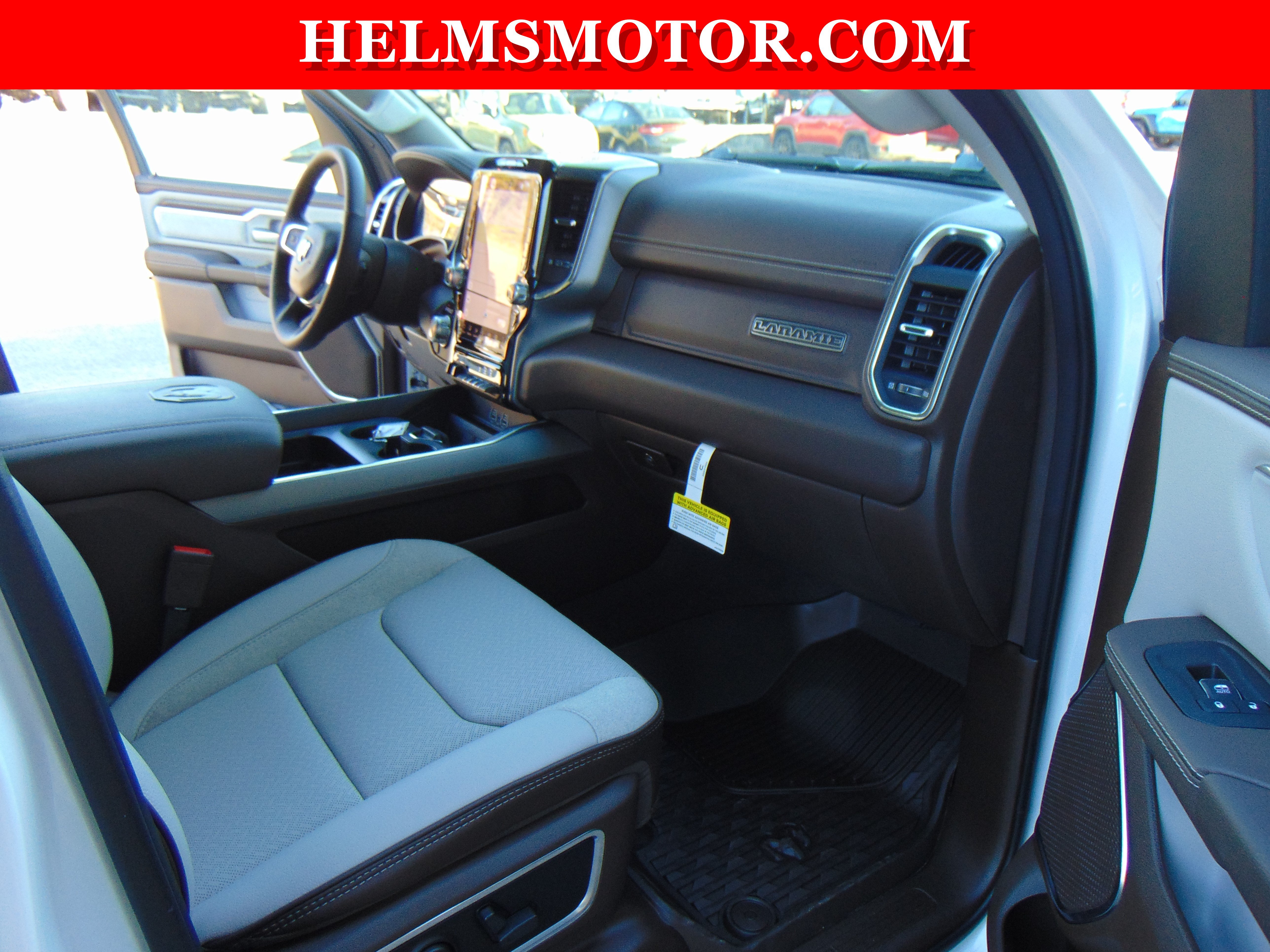 New 2026 RAM 1500 Laramie AWD/4WD image 39