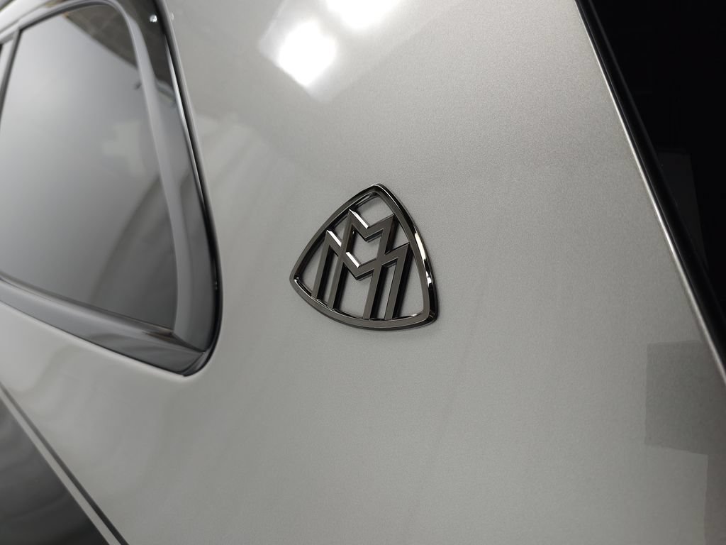 Used 2025 Mercedes-Benz Maybach GLS 600 4MATIC image 38