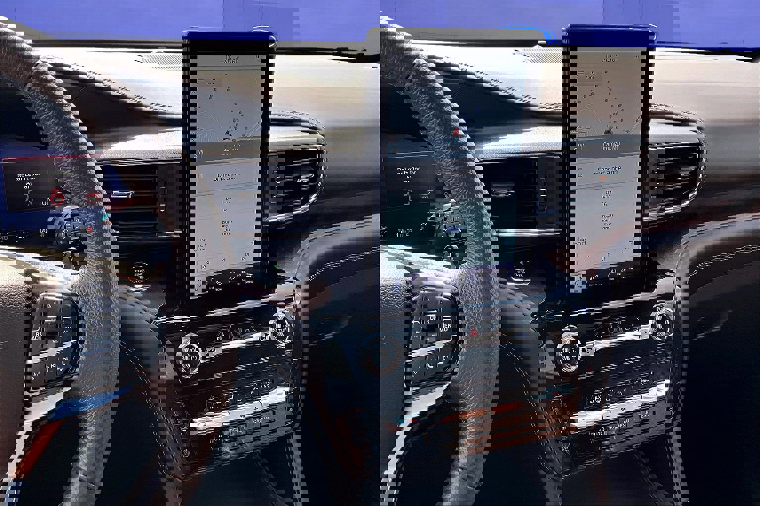 Used 2021 Ford Explorer King Ranch w/ Premium Technology Package image 9