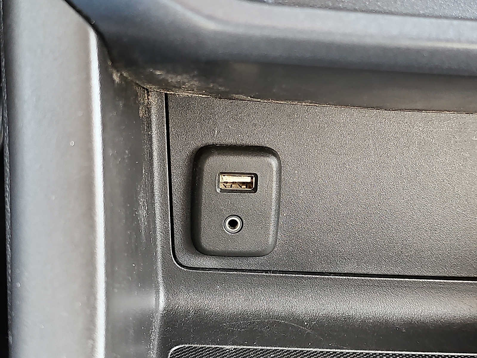 Used 2018 Chevrolet Colorado W/T AWD/4WD image 22