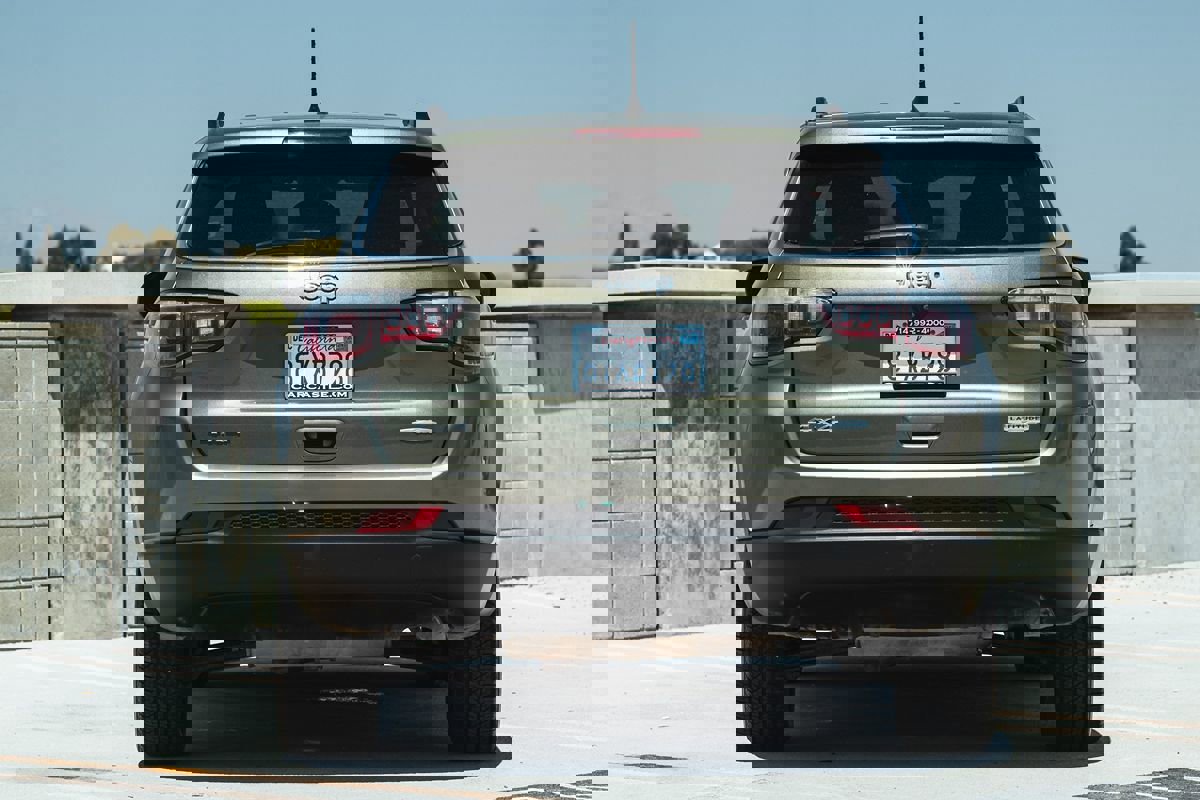 Used 2019 Jeep Compass Latitude image 8