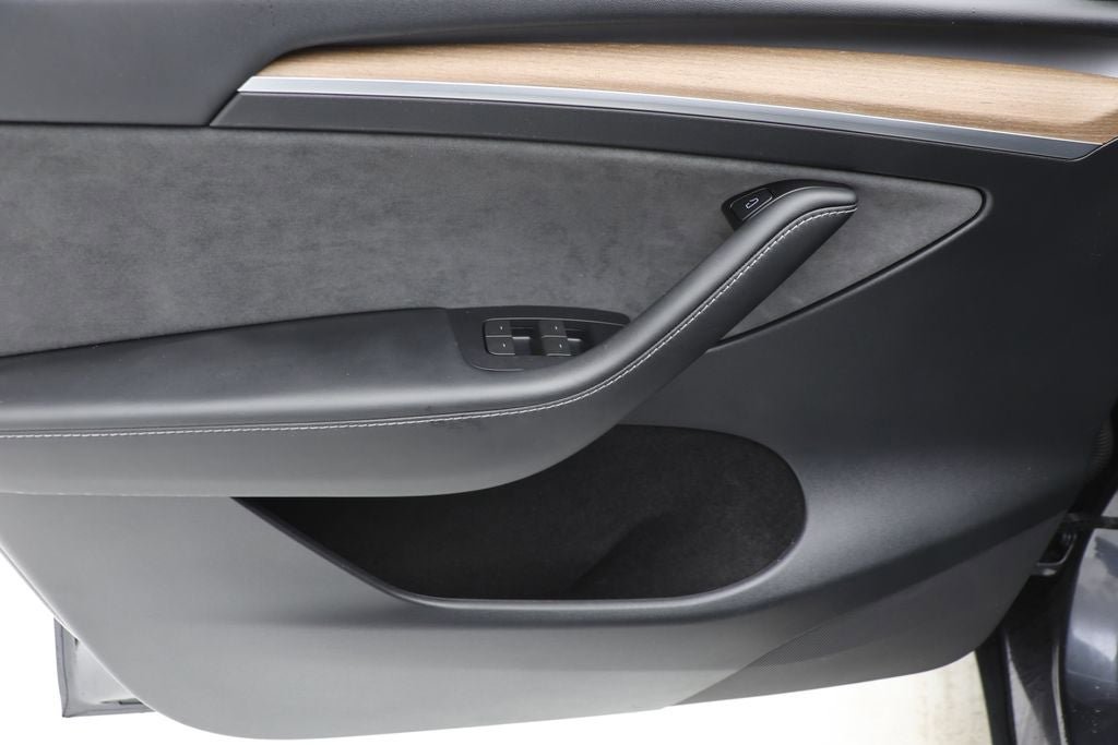 Used 2024 Tesla Model Y Long Range image 14
