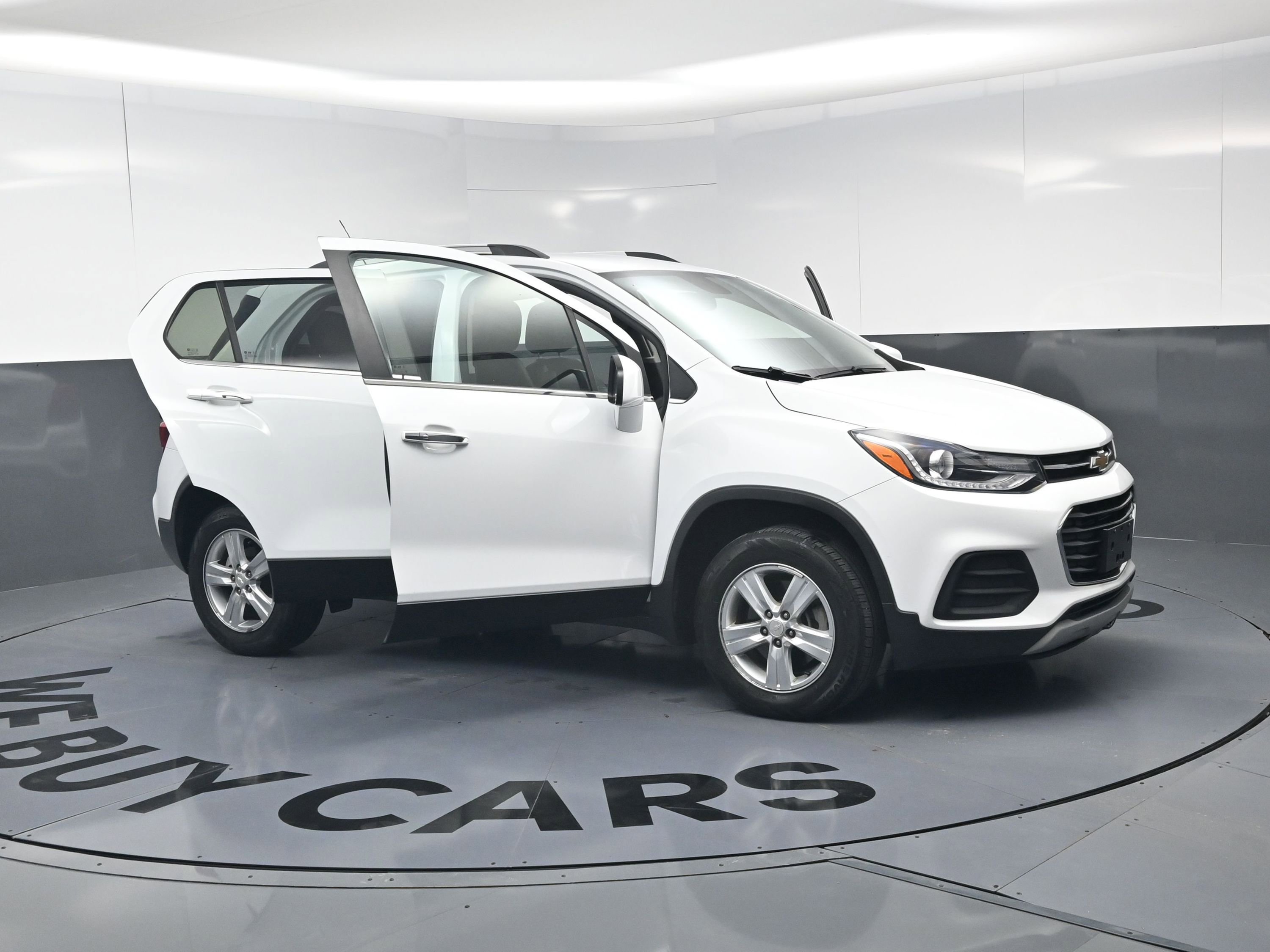 Used 2019 Chevrolet Trax LT w/ LT Convenience Package image 24