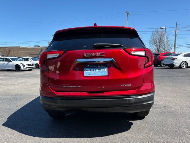 Used 2023 GMC Terrain SLE w/ Driver Convenience Package AWD/4WD image 4