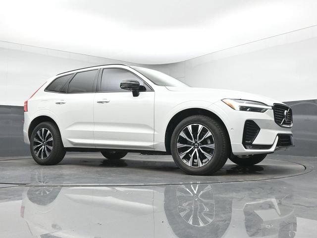 Used 2024 Volvo XC60 B5 Plus w/ Protection Package Premier AWD/4WD image 10