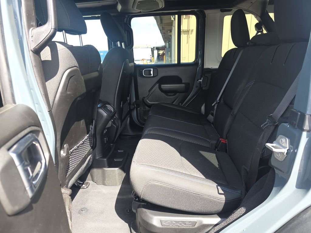 Used 2025 Jeep Wrangler Unlimited Rubicon 4xe w/ Convenience Group image 5