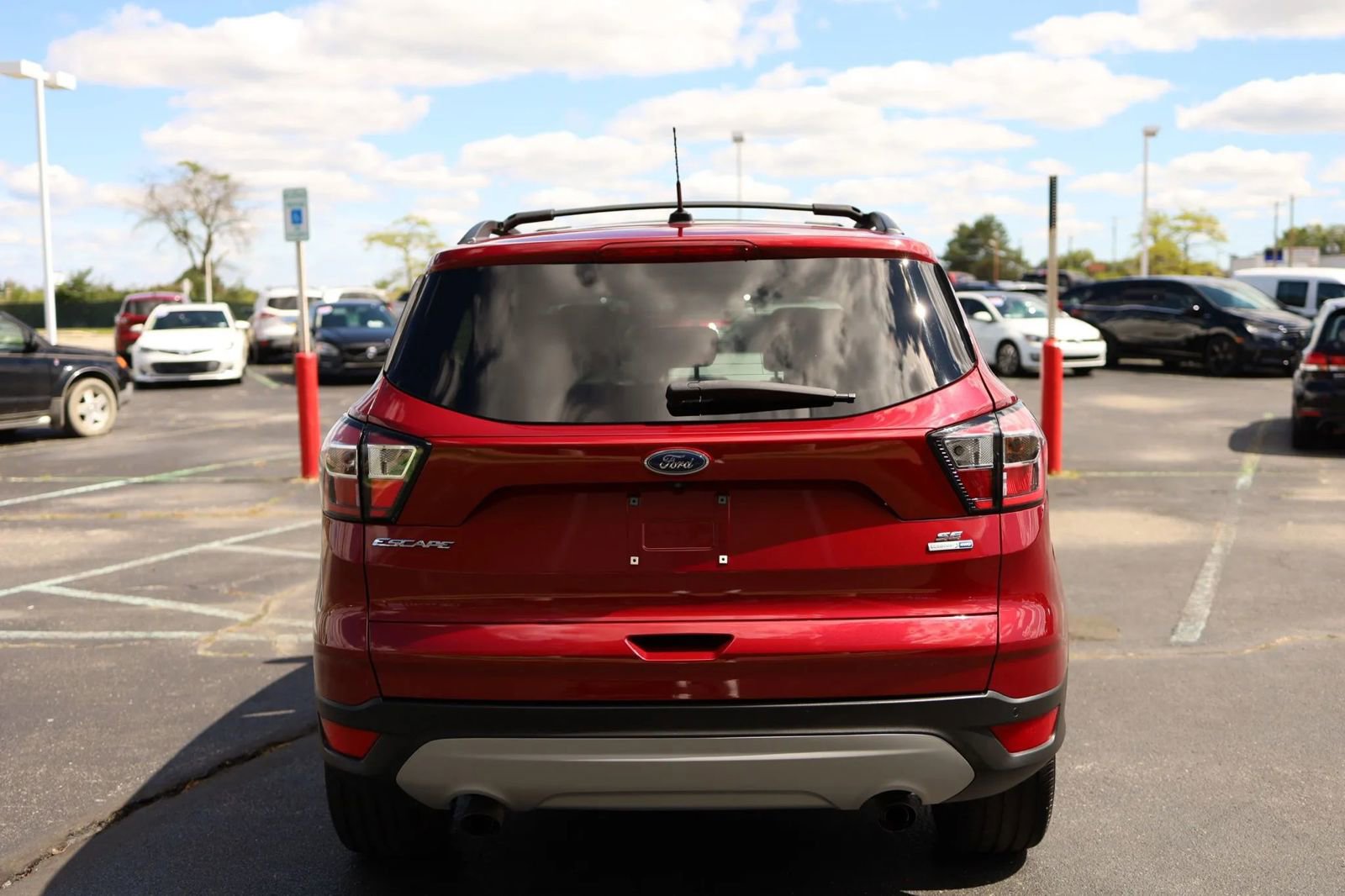 Used 2017 Ford Escape SE w/ SE Leather Comfort Package image 6