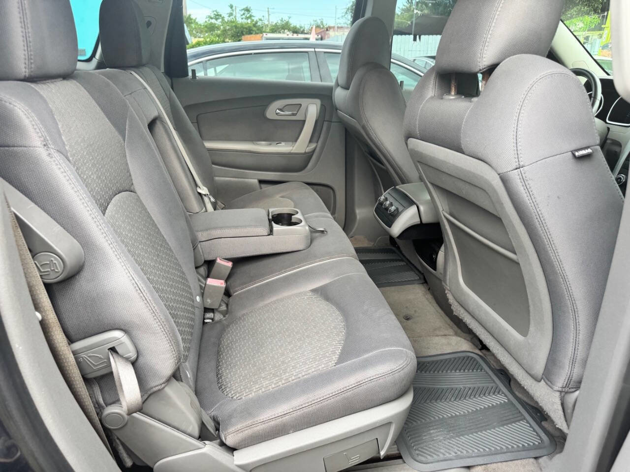 Used 2012 Chevrolet Traverse LS FWD image 9