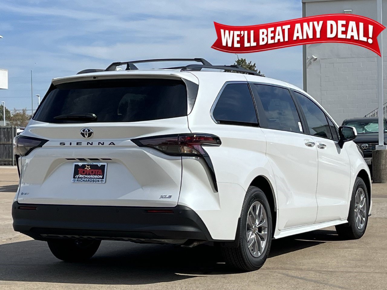 New 2026 Toyota Sienna XLE FWD image 4
