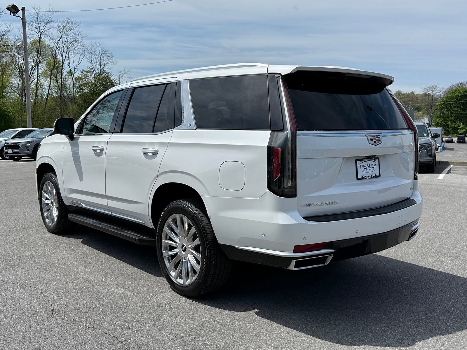 Certified 2024 Cadillac Escalade Premium Luxury AWD/4WD image 4