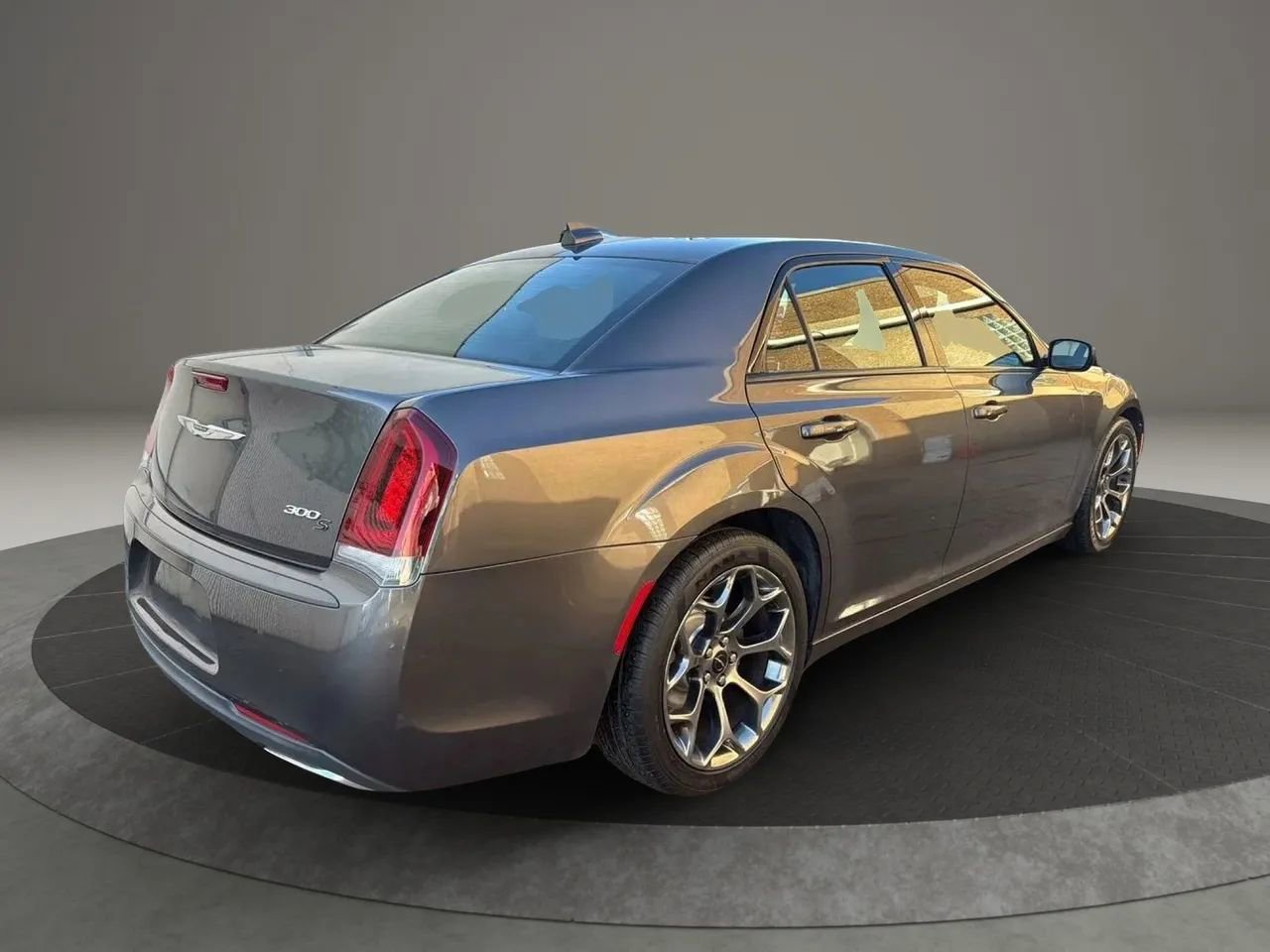 Used 2016 Chrysler 300 S RWD image 5