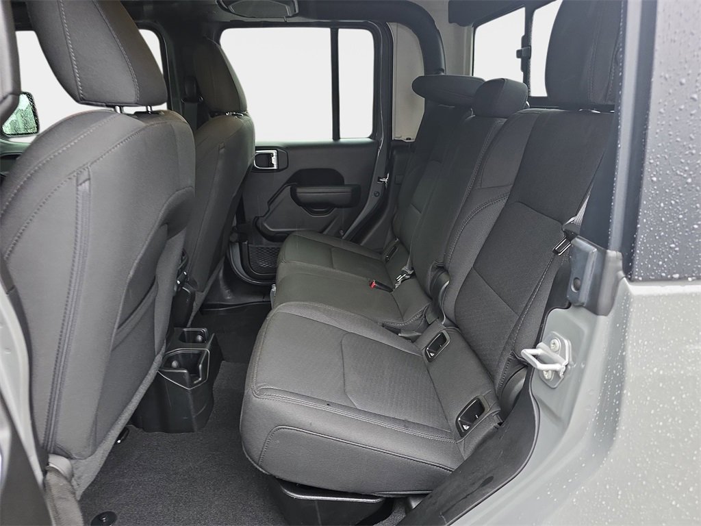 Used 2022 Jeep Gladiator Willys image 16