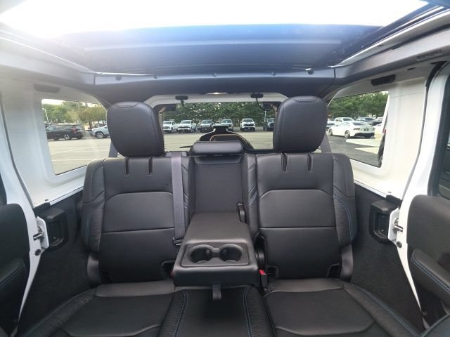 Used 2024 Jeep Wrangler High Altitude AWD/4WD image 32
