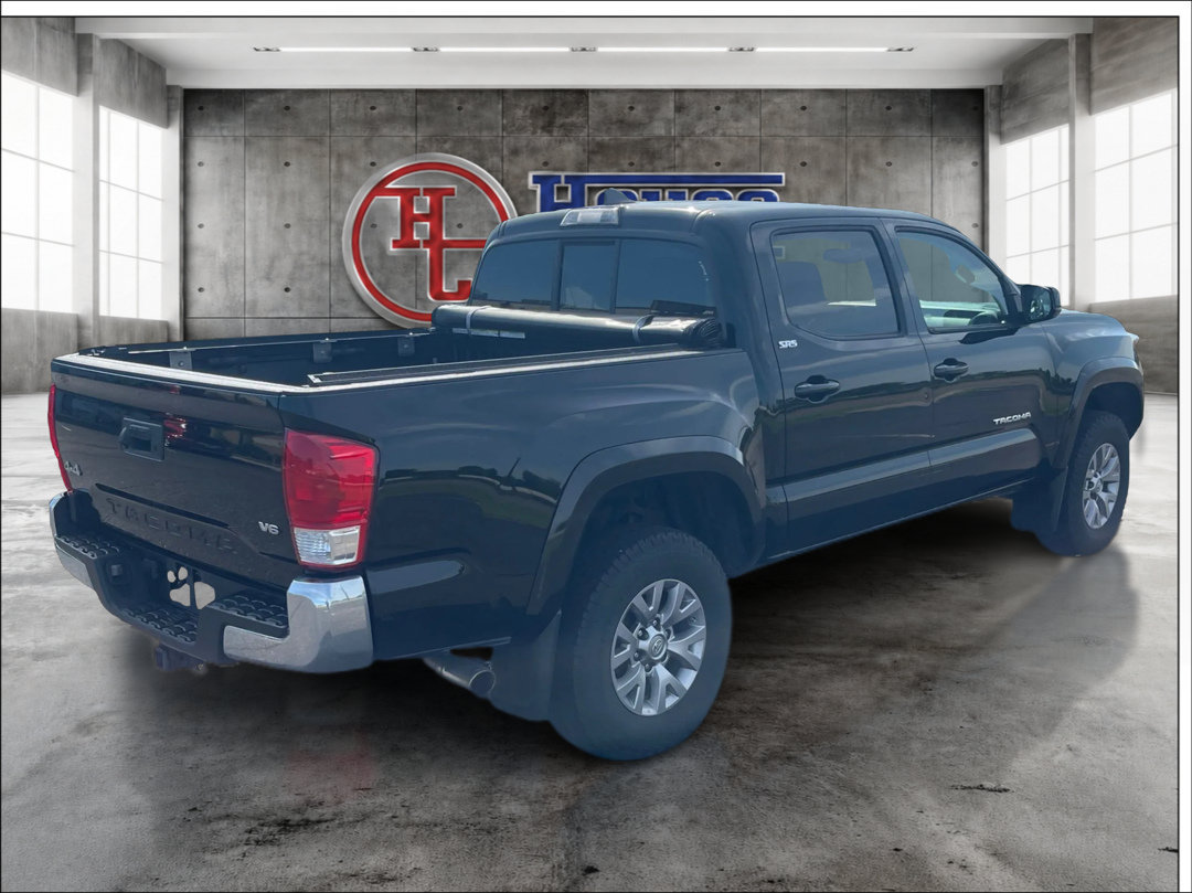 Used 2017 Toyota Tacoma SR5 w/ Tow Package AWD/4WD image 5