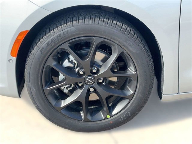 New 2026 Chrysler Pacifica Select image 11