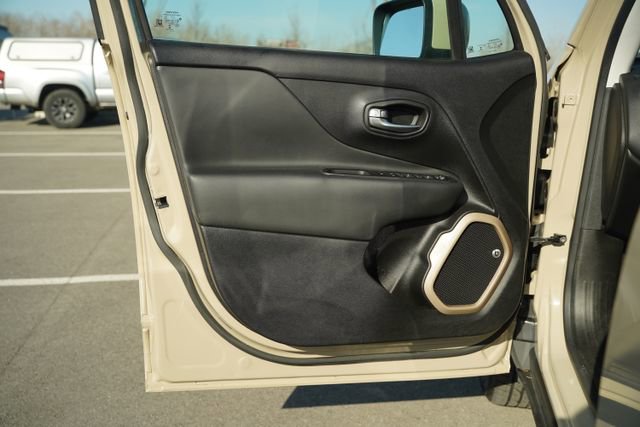 Used 2016 Jeep Renegade 75th Anniversary image 13