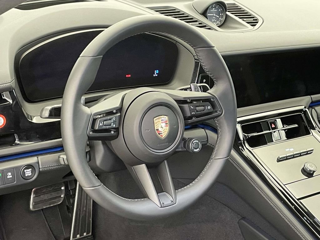 Certified 2025 Porsche Panamera GTS image 4