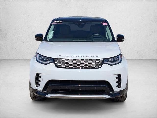 Used 2025 Land Rover Discovery Metropolitan Edition AWD/4WD image 2