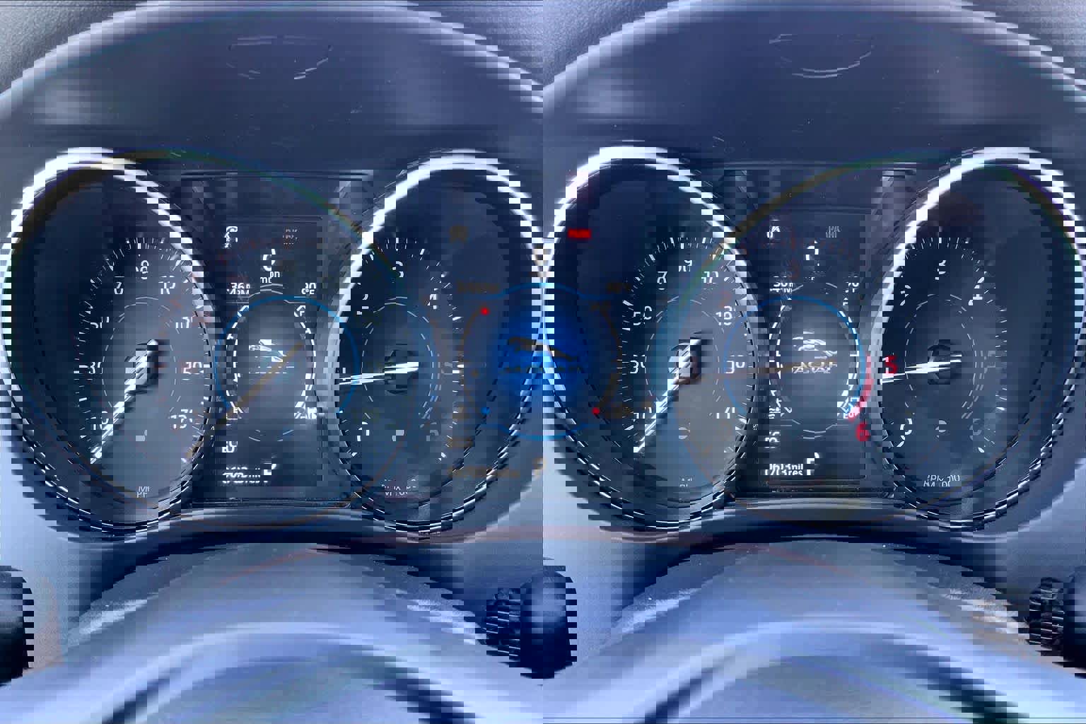 Used 2018 Jaguar F-PACE Premium image 26