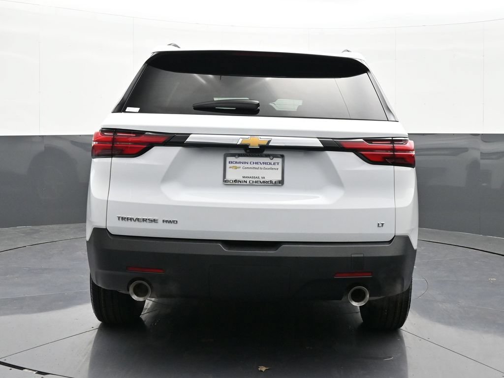 Used 2023 Chevrolet Traverse LT w/ Rear Camera Mirror Package AWD/4WD image 4