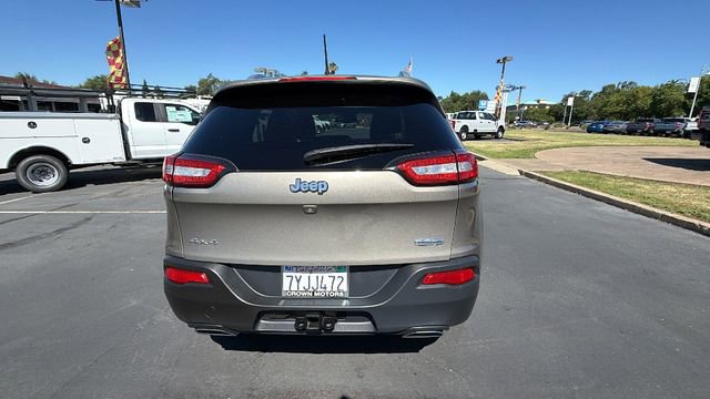 Used 2017 Jeep Cherokee Latitude w/ Trailer Tow Group AWD/4WD image 5