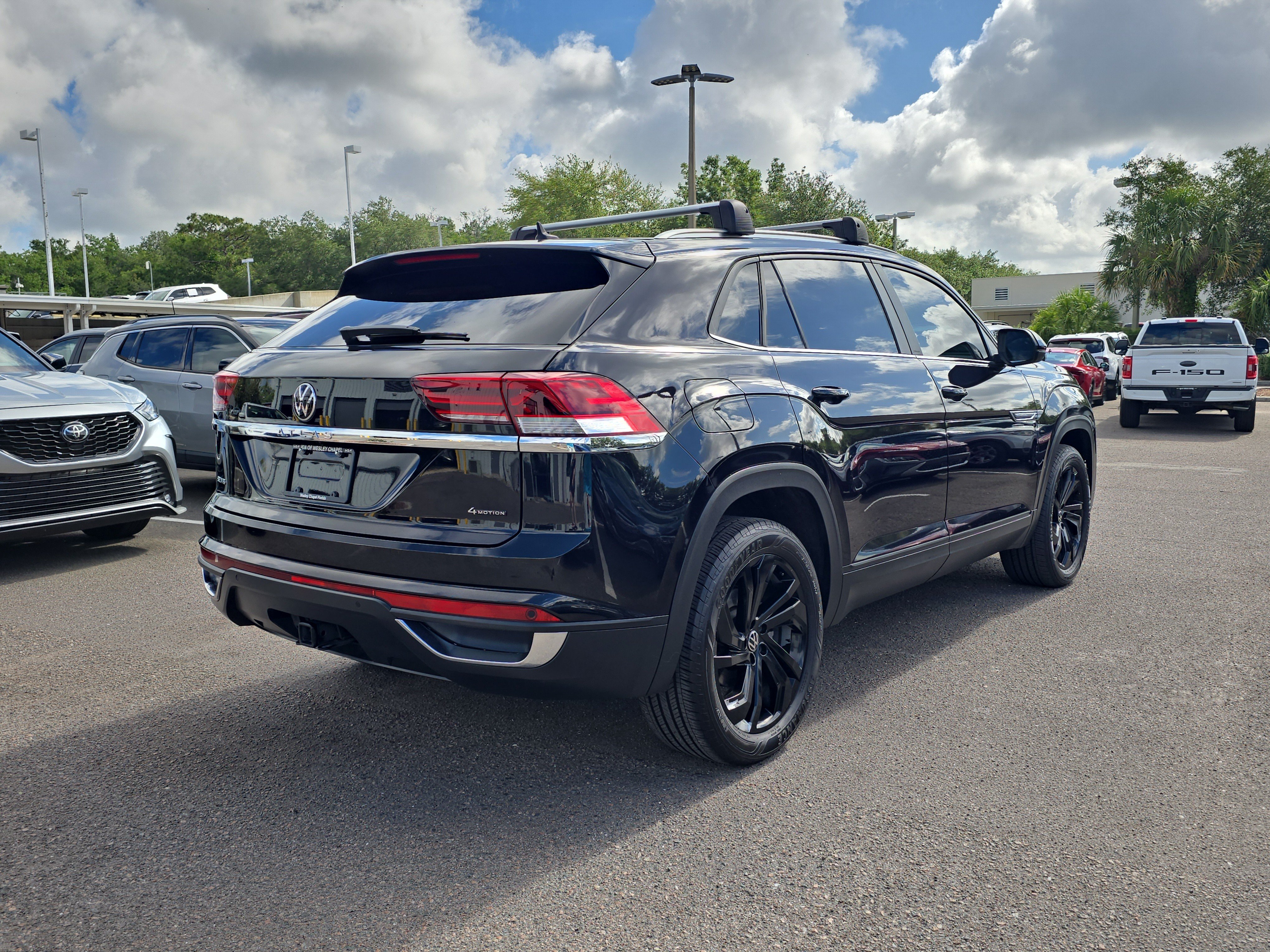 Used 2023 Volkswagen Atlas Cross Sport SE w/ Panoramic Sunroof Package AWD/4WD image 8
