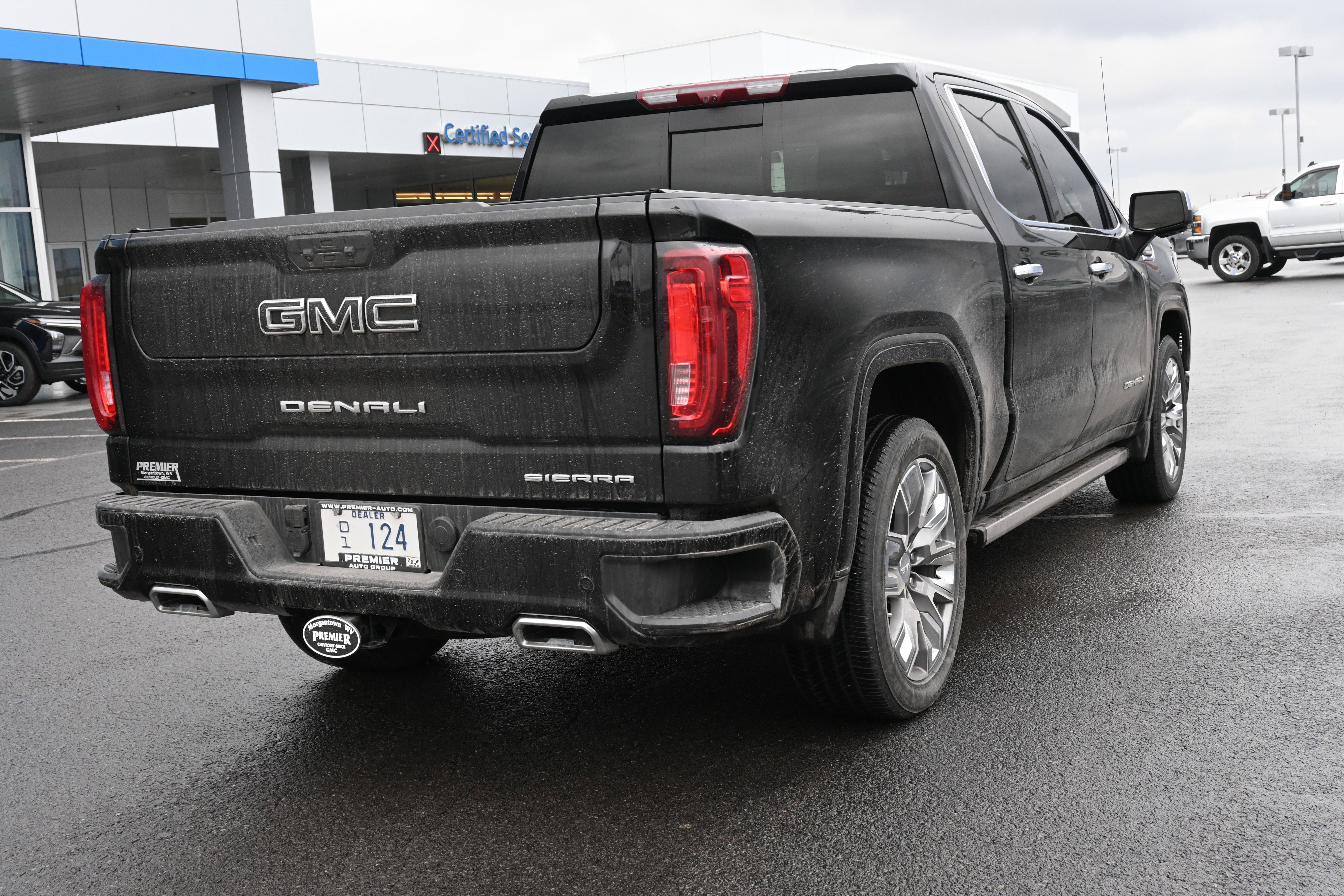 Used 2025 GMC Sierra 1500 Denali w/ Denali Reserve Package AWD/4WD image 8