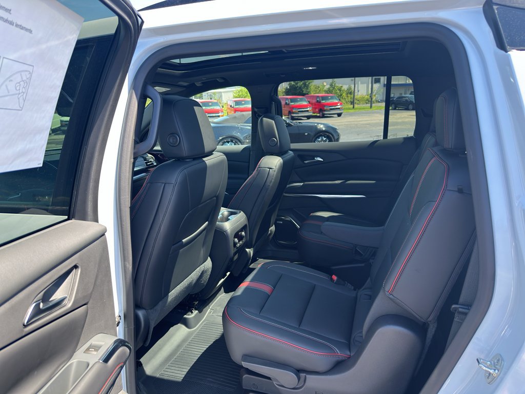 New 2027 Chevrolet Traverse RS w/ LPO, Floor Liner Package AWD/4WD image 28