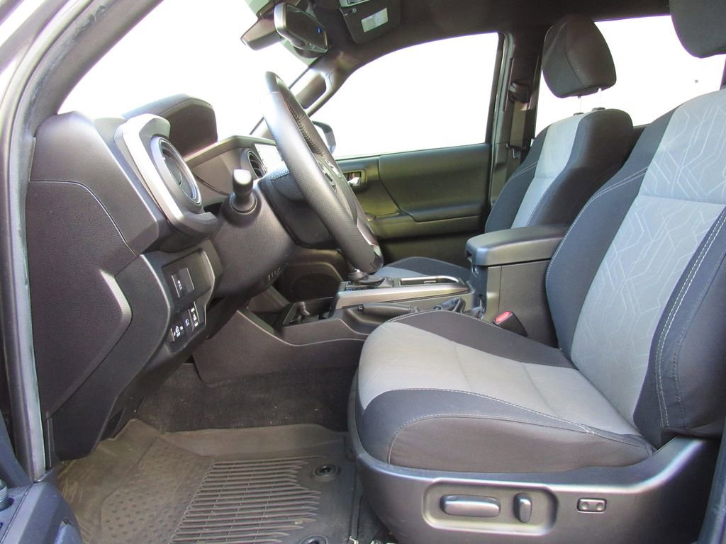 Used 2023 Toyota Tacoma TRD Off-Road AWD/4WD image 14