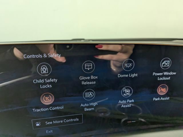 New 2026 Cadillac Lyriq Luxury image 7