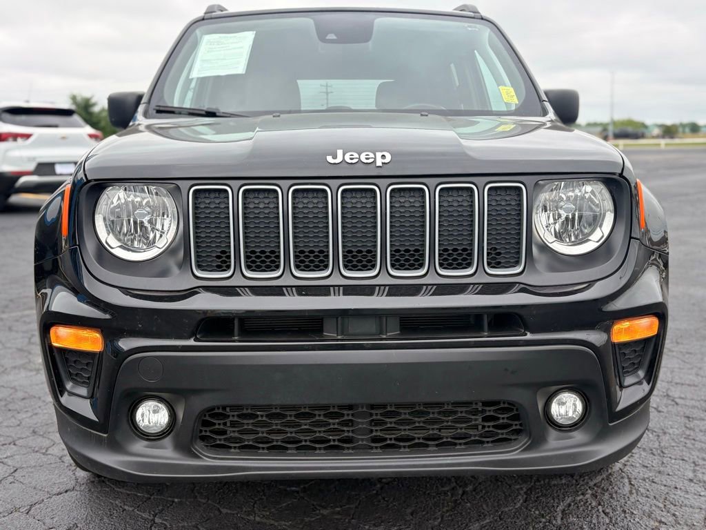 Used 2022 Jeep Renegade Latitude w/ Convenience Group AWD/4WD image 2