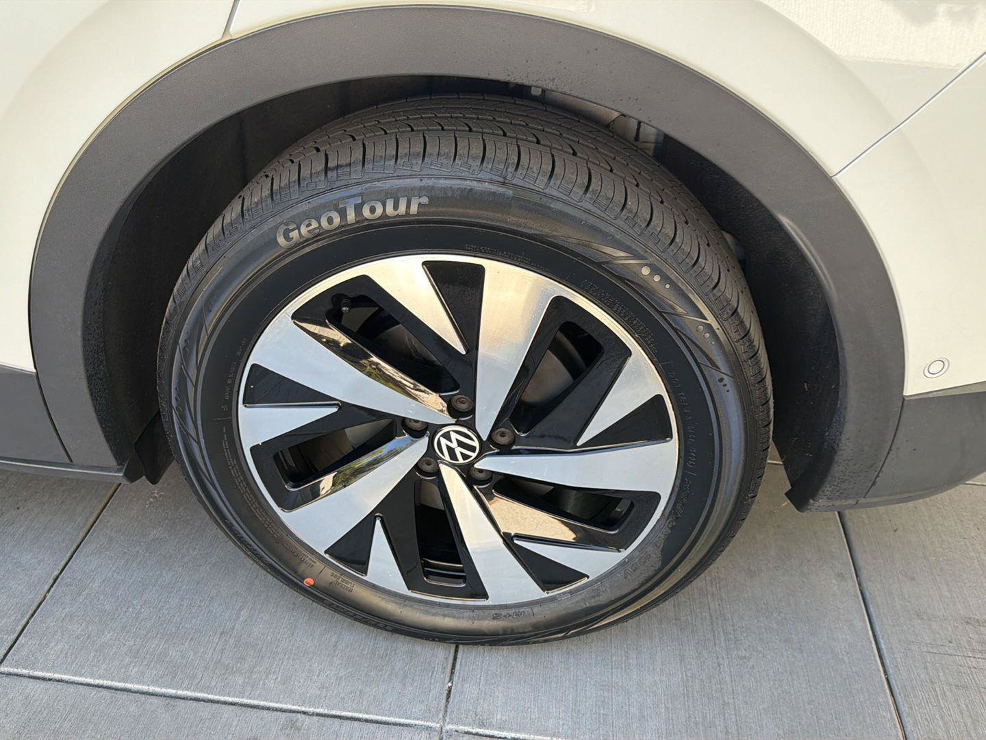 Certified 2024 Volkswagen ID.4 2WD image 12