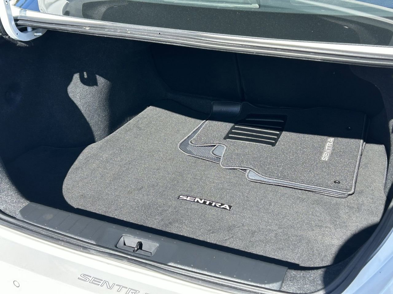 Certified 2025 Nissan Sentra SR image 13