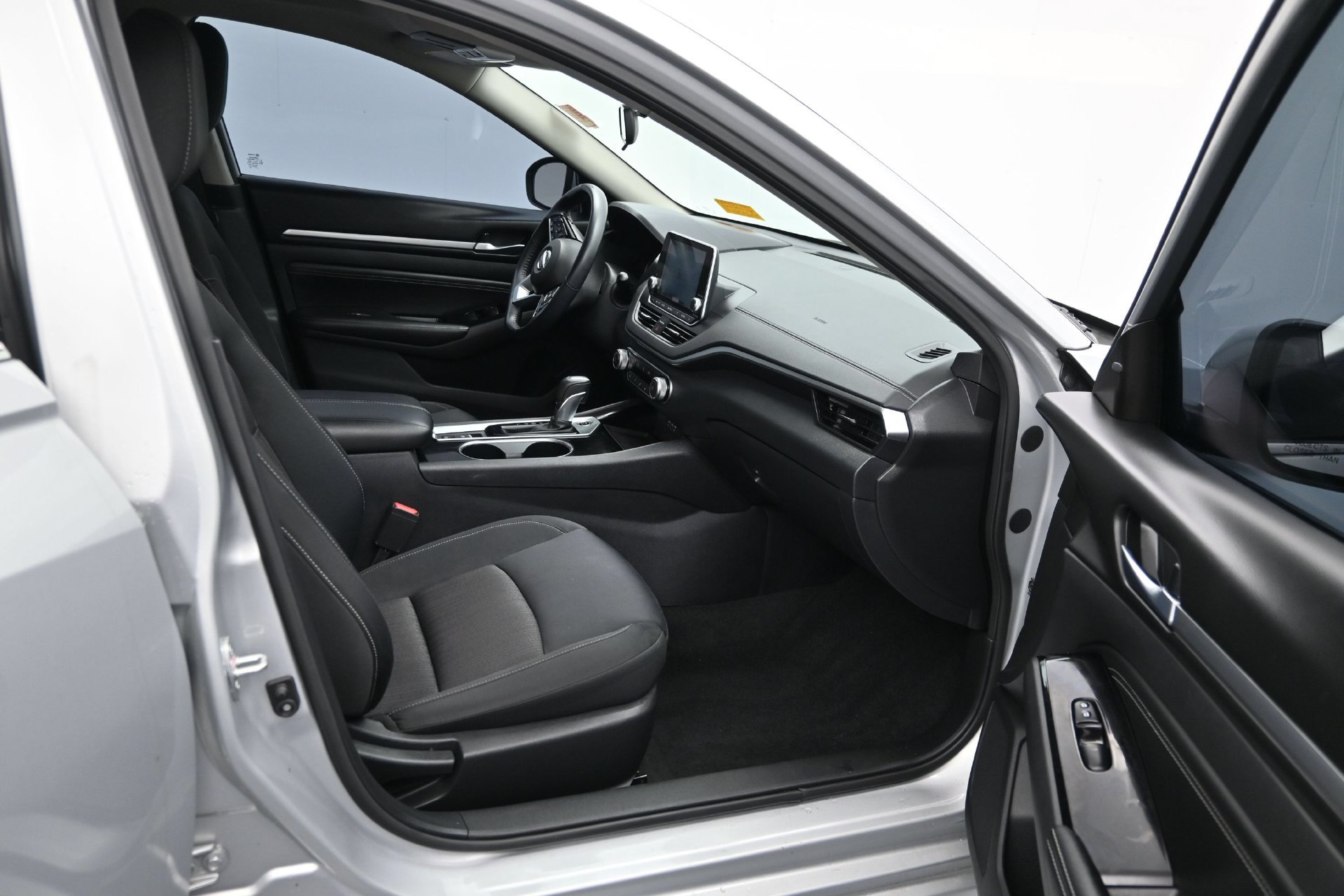 Used 2021 Nissan Altima 2.5 SV w/ SV Premium Package FWD image 18