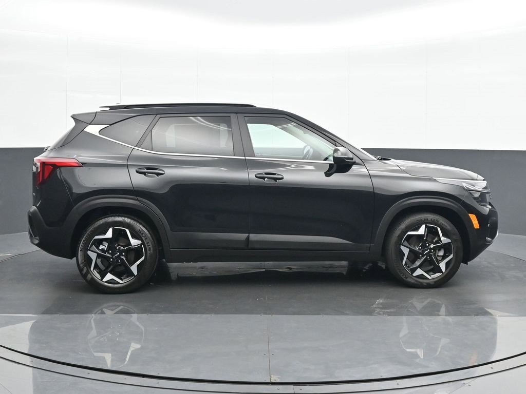 Used 2024 Kia Seltos EX image 7