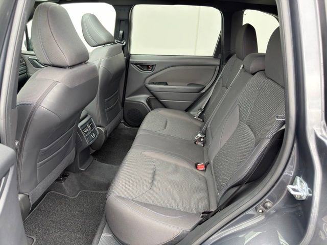 Used 2025 Subaru Forester Premium AWD/4WD image 22