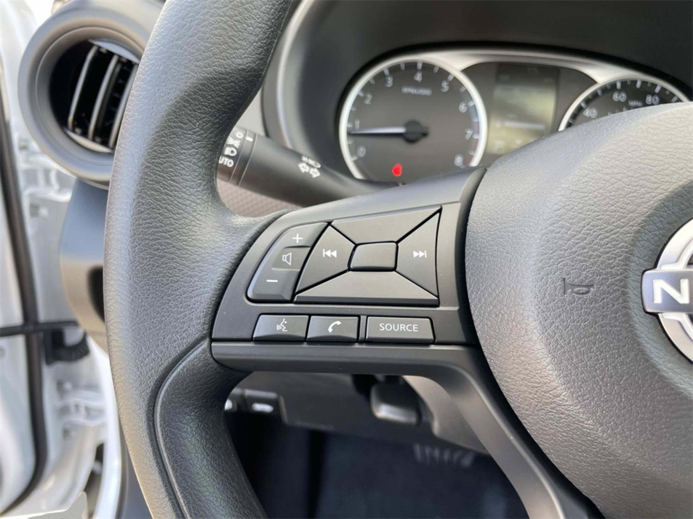 New 2025 Nissan Kicks Play S image 15