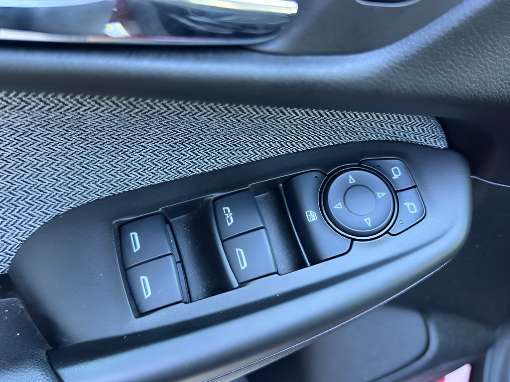 Used 2025 Chevrolet TrailBlazer LT FWD image 14