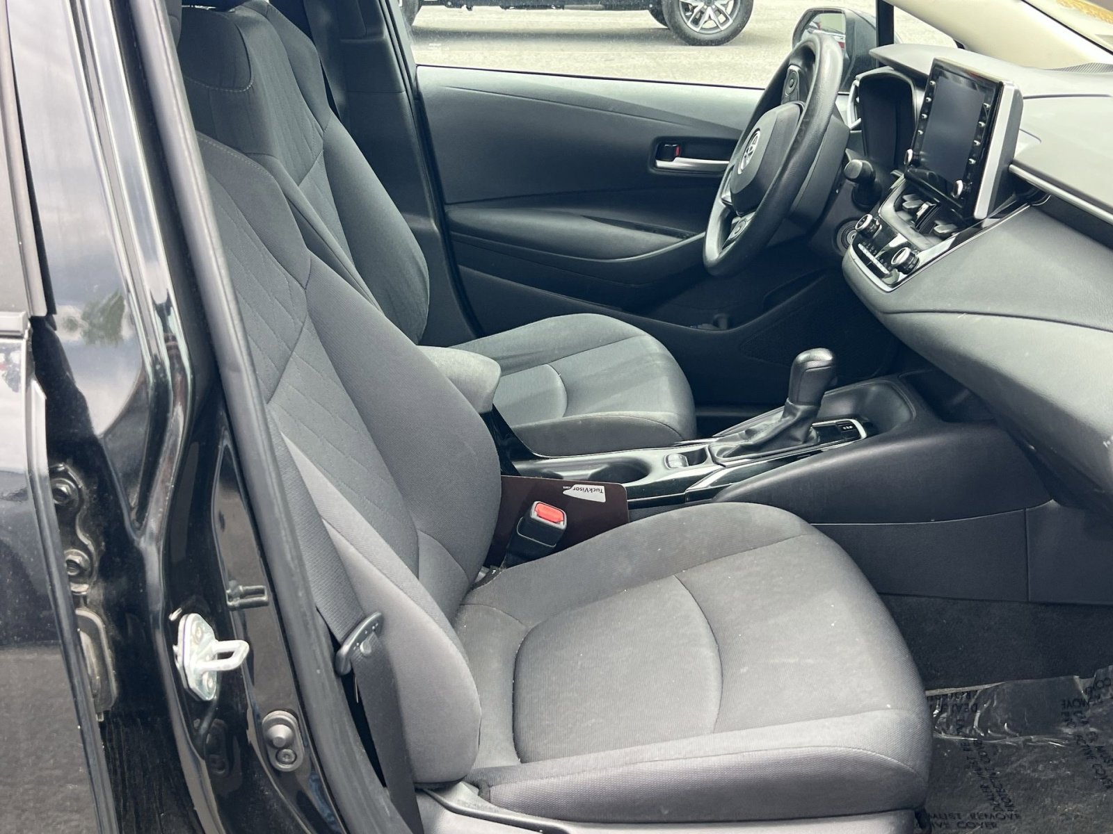 Used 2021 Toyota Corolla LE FWD image 26
