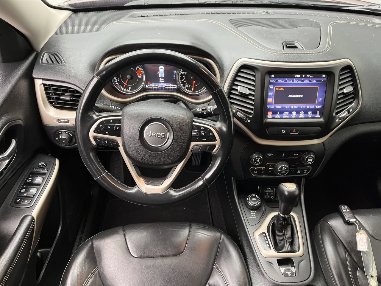 Used 2018 Jeep Cherokee Limited AWD/4WD image 12