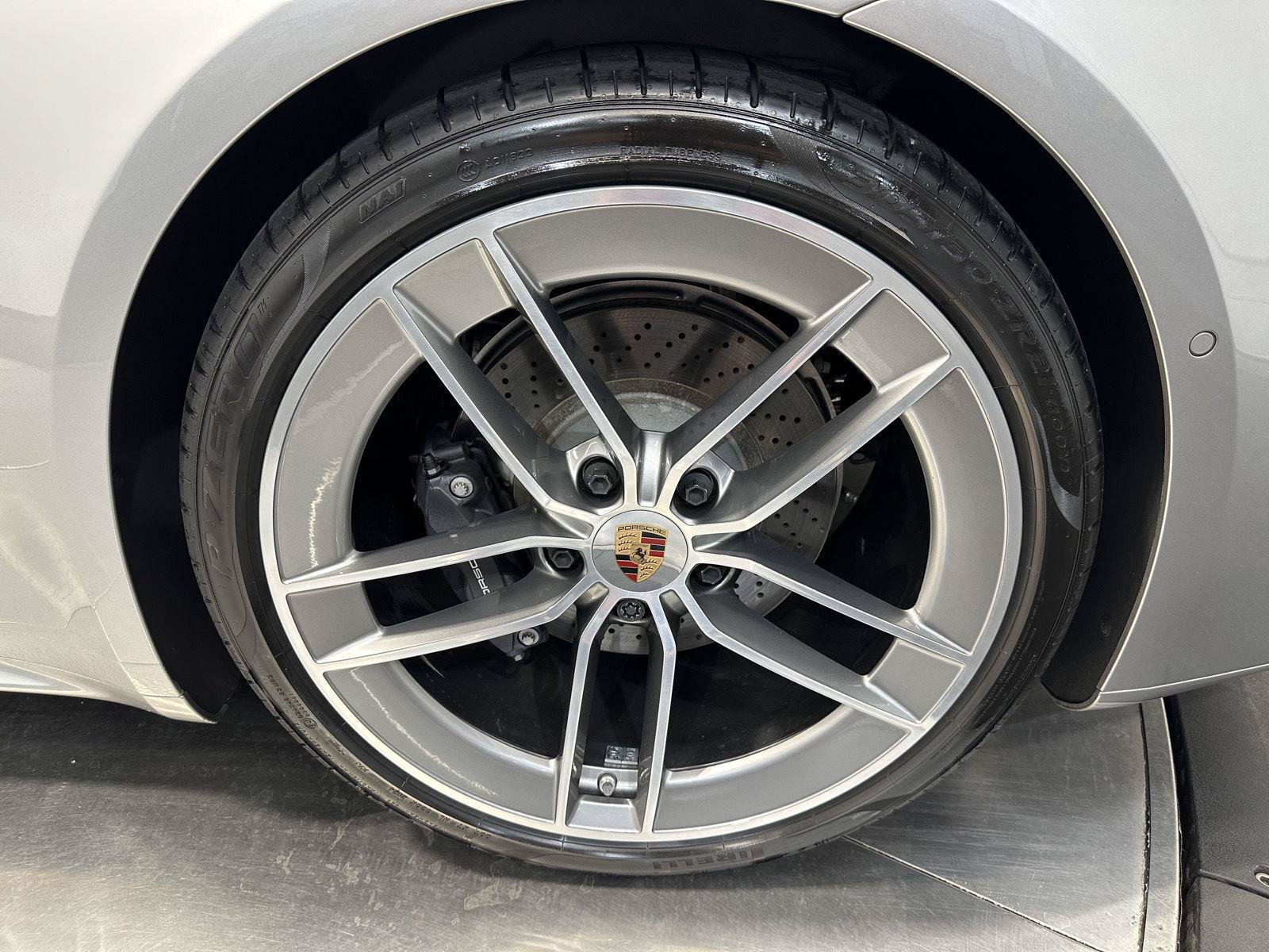 Used 2025 Porsche 911 Carrera RWD image 11