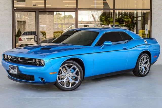 Used 2015 Dodge Challenger SXT Plus w/ Sound Group II RWD image 2