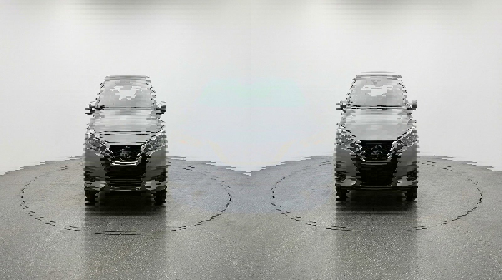 Used 2025 Nissan Versa SV image 2