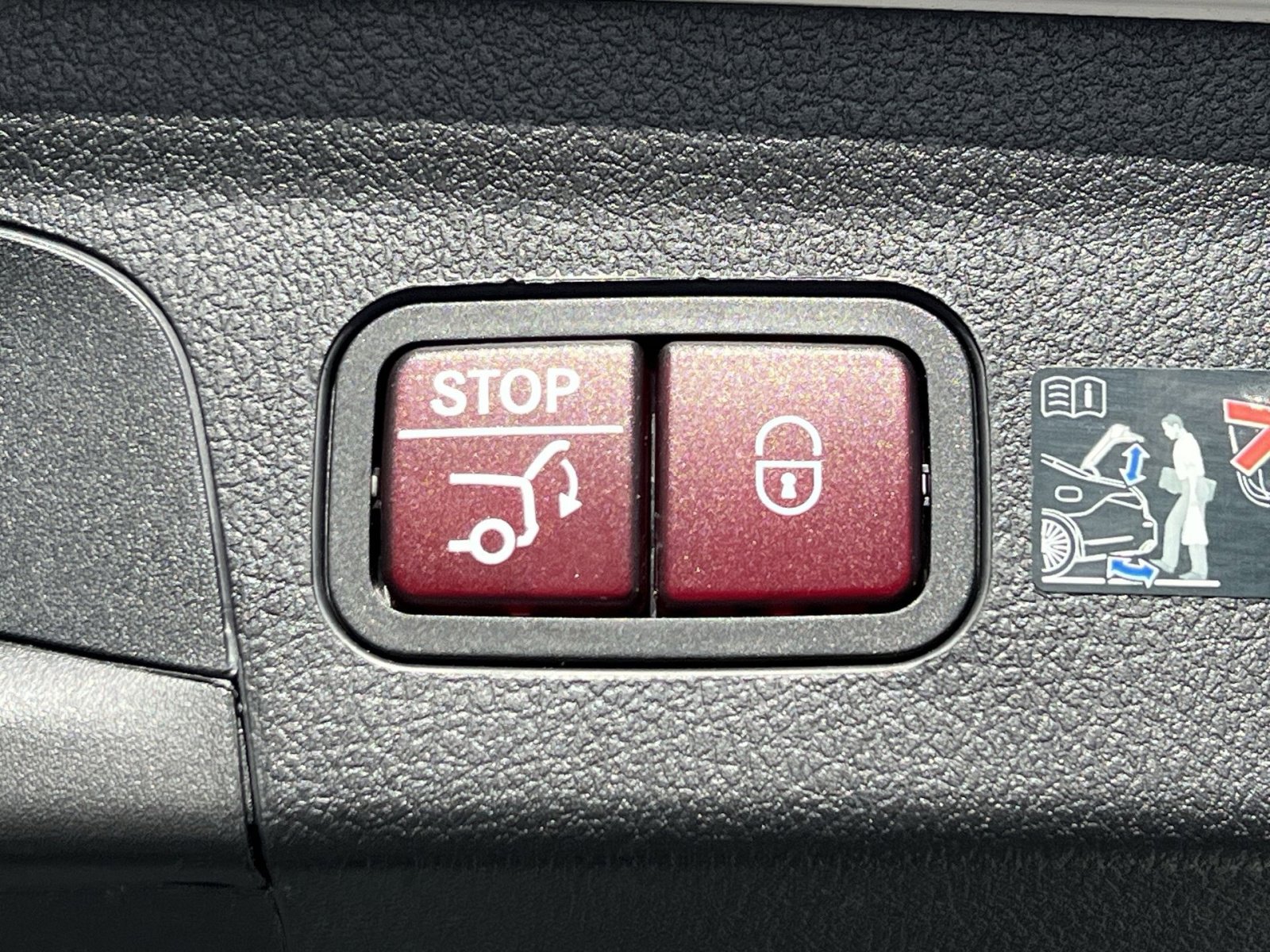 Certified 2025 Mercedes-Benz GLE 350 4MATIC image 25