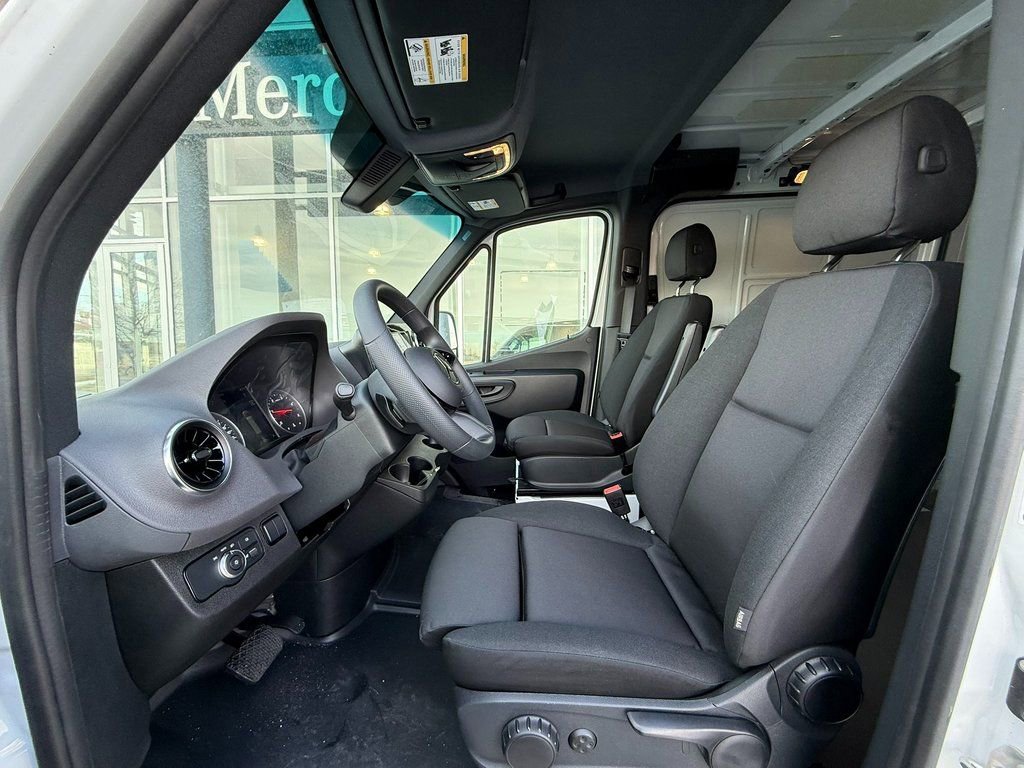 New 2025 Mercedes-Benz Sprinter 2500 image 11