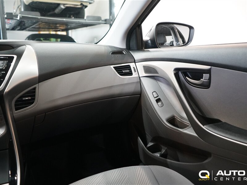 Used 2013 Hyundai Elantra Sedan FWD image 19