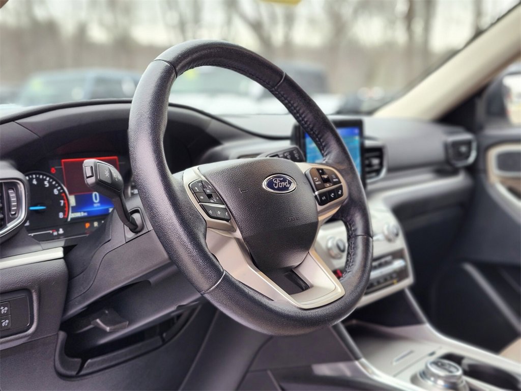 Certified 2022 Ford Explorer XLT w/ Equipment Group 202A image 20