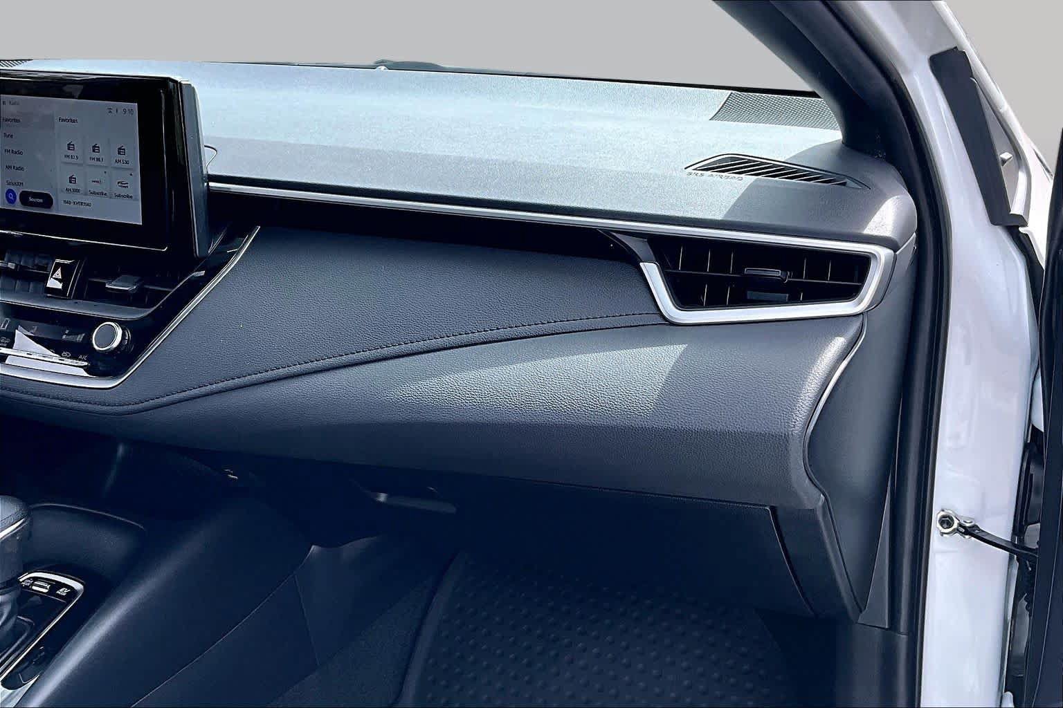 Certified 2025 Toyota Corolla SE FWD image 18