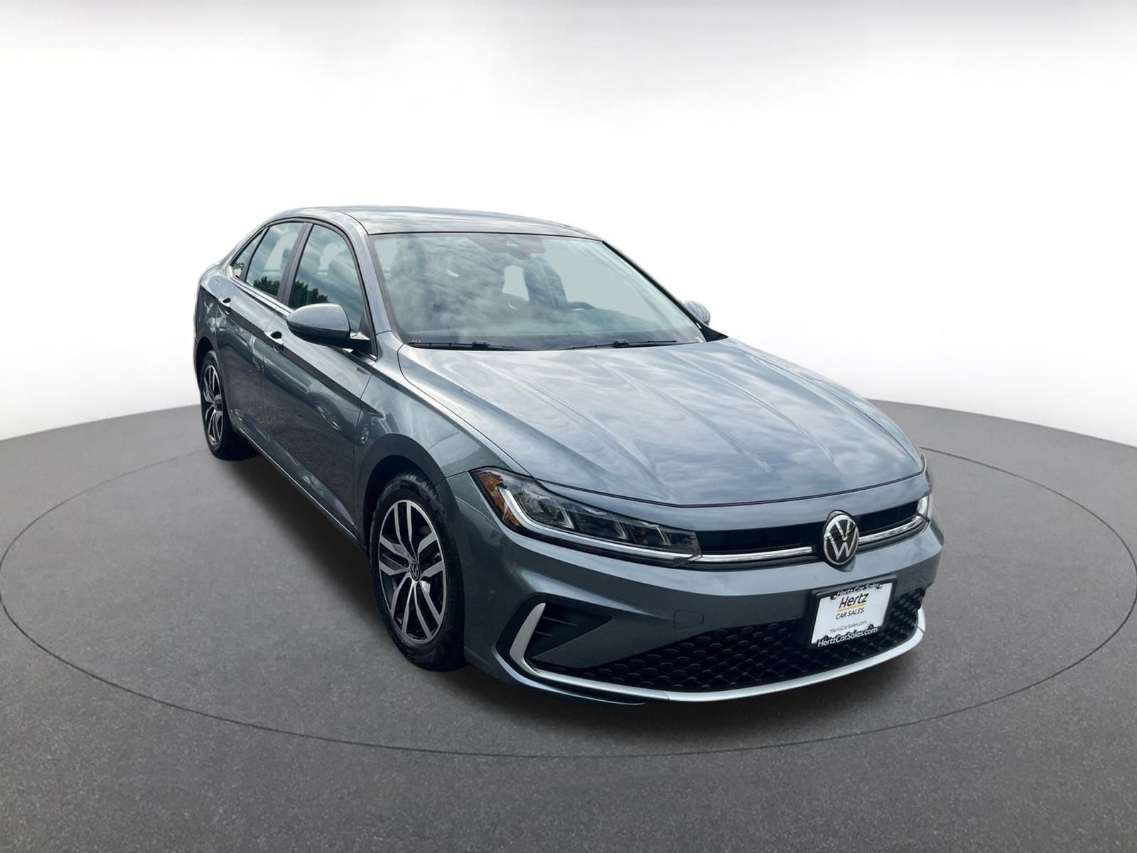 Used 2025 Volkswagen Jetta SE