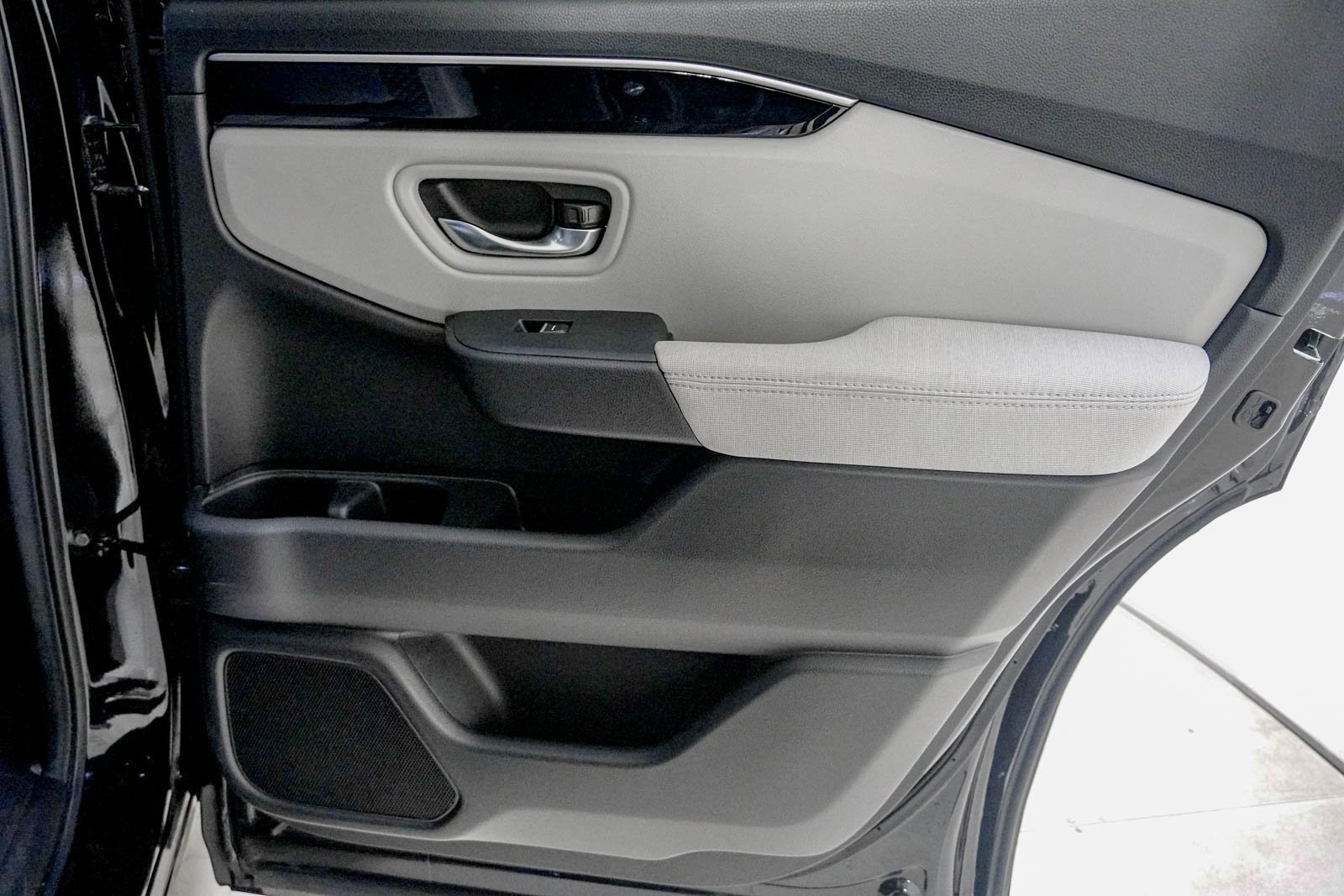 Used 2023 Honda Pilot LX image 32